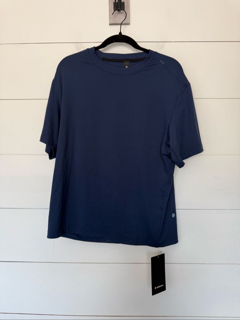 Lululemon Men’s Small Navy Blue Relaxed Fit Train Short Sleeve Tee New Athletic